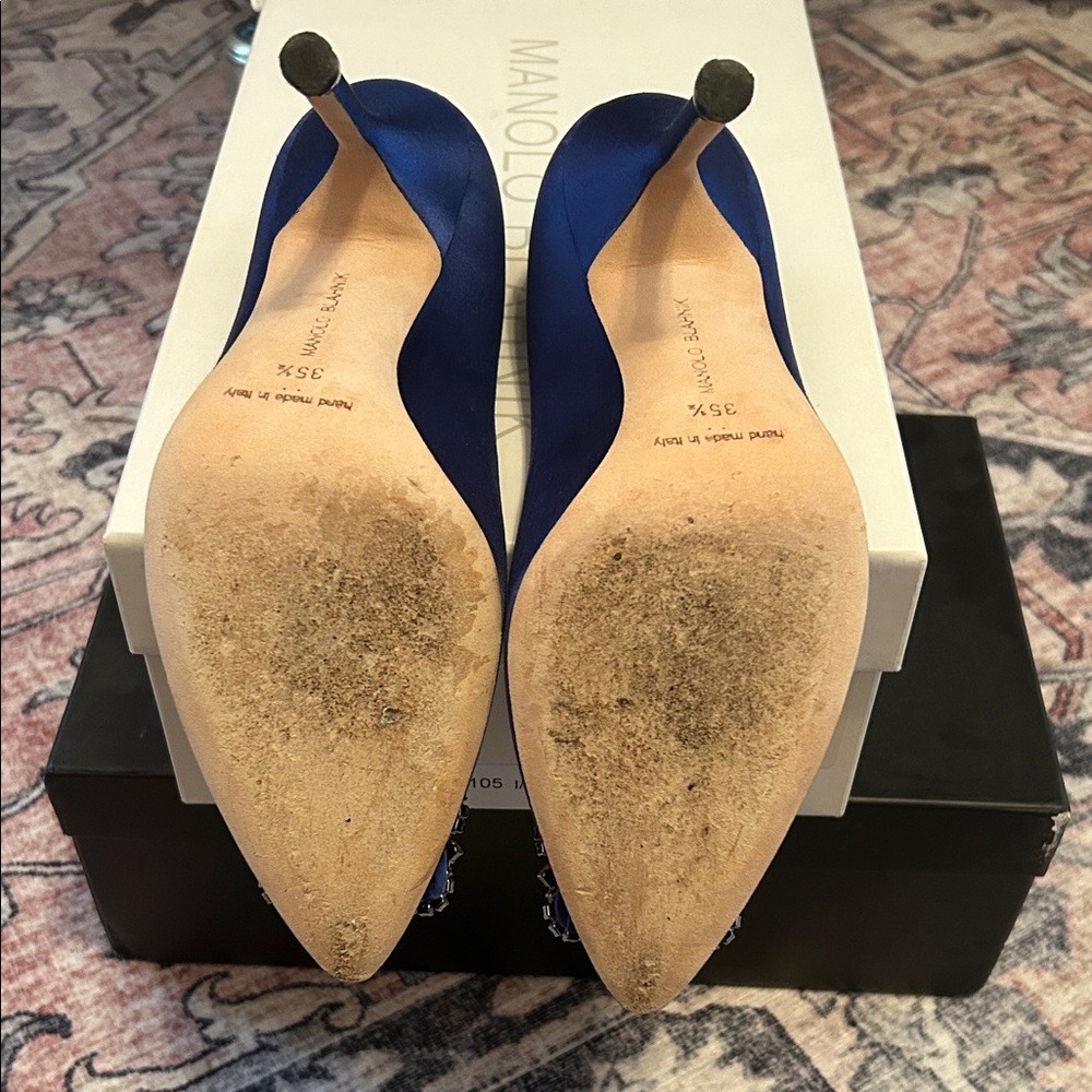 Manolo Blahnik Royal Blue Hangisi heels. - Picture 3 of 8